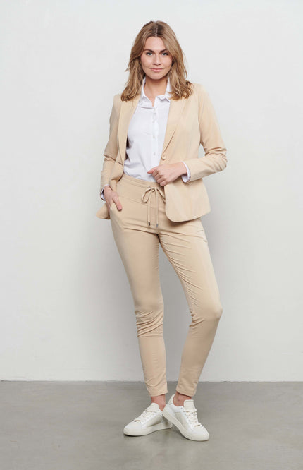 &Co woman Travel blazer phileine light sand Stretchshop.nl