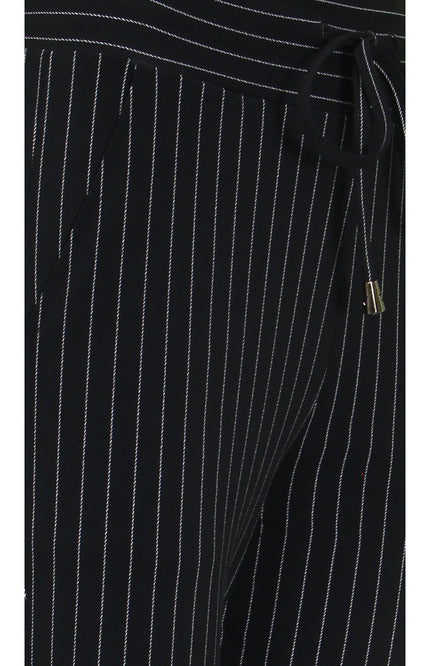 Mi Piace Travel broek black pinstripe 202134 Stretchshop.nl